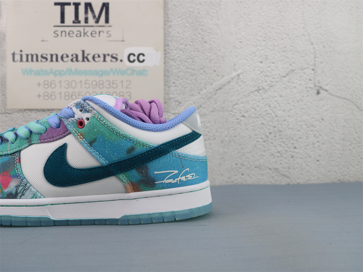 Nike SB Dunk Low Futura Laboratories Bleached Aqua HF6061-400